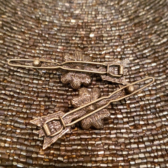 Vintage Arrow Hair Clips - Picture 2 of 2